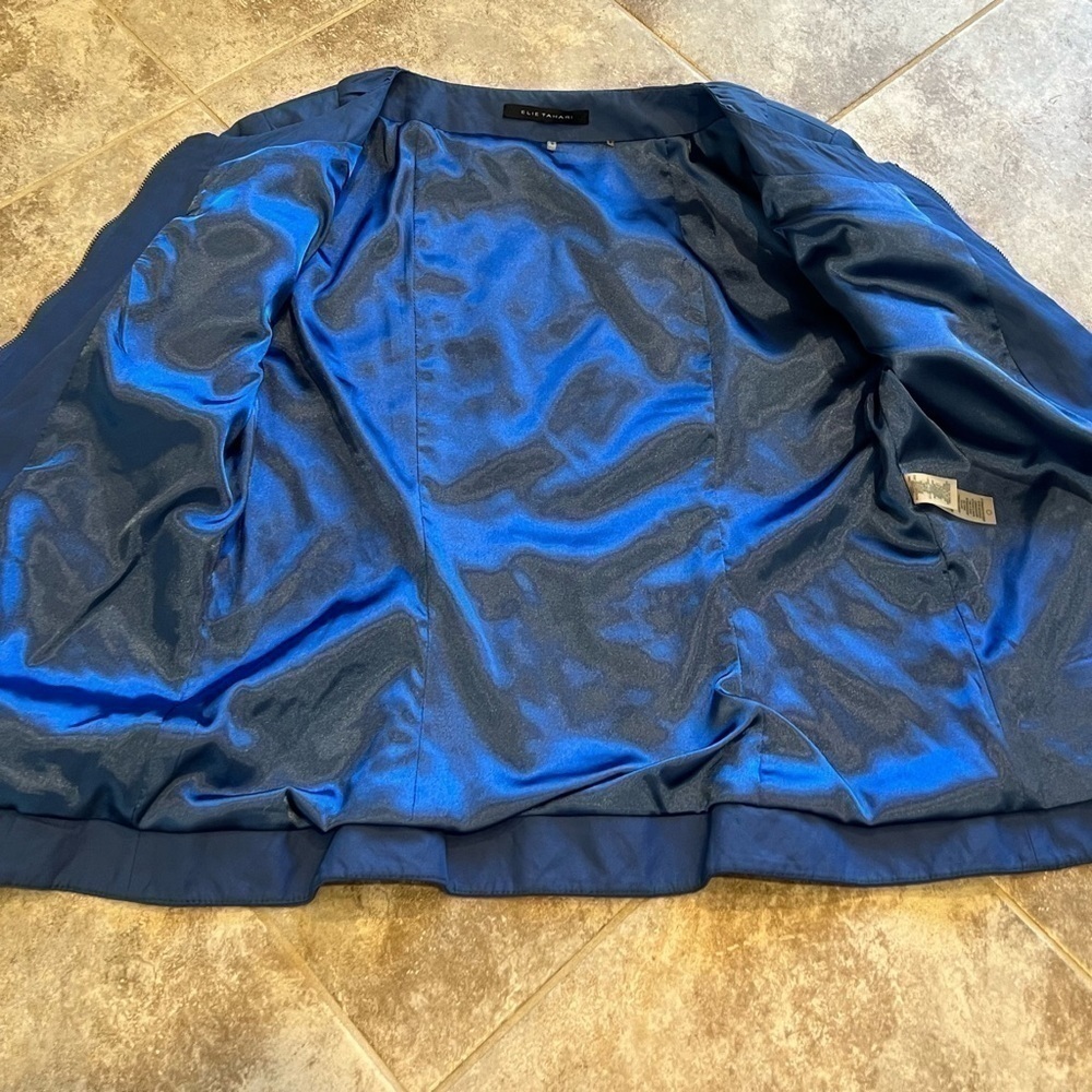 Elie Tahari short full zip round neck blue lightweight jacket medium - Picture 6 of 10